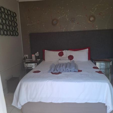 Vicky B Bed&Breakfast Mogwase Exterior foto